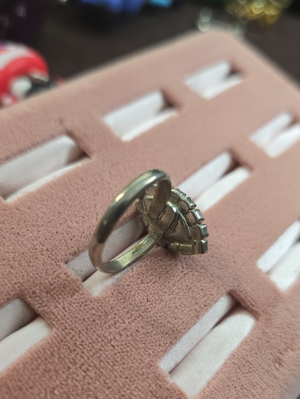 Vintage Rhinestone Ring - Picture 5 of 6
